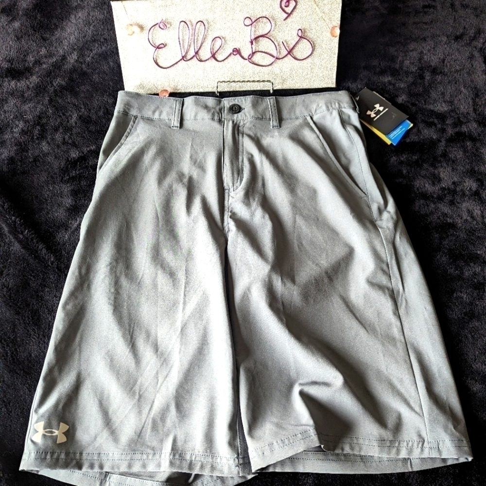 NWT Boys Gray Under Armour Golf Shorts 18